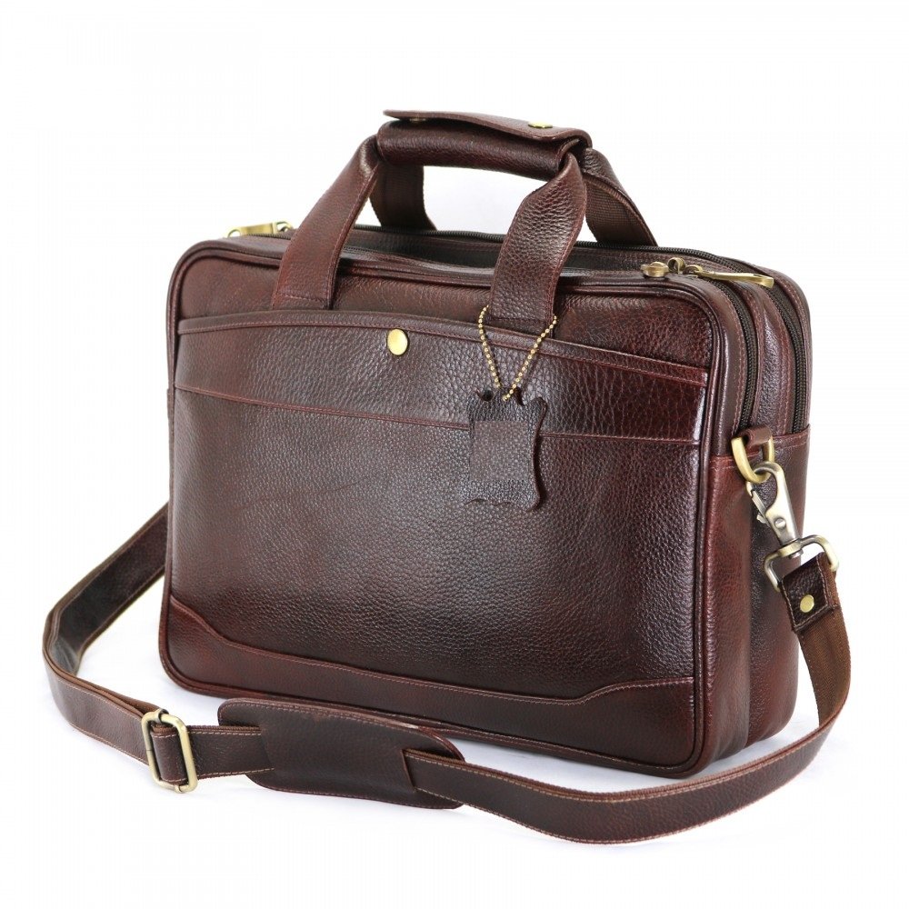 minimalist laptop bag in Dark brown